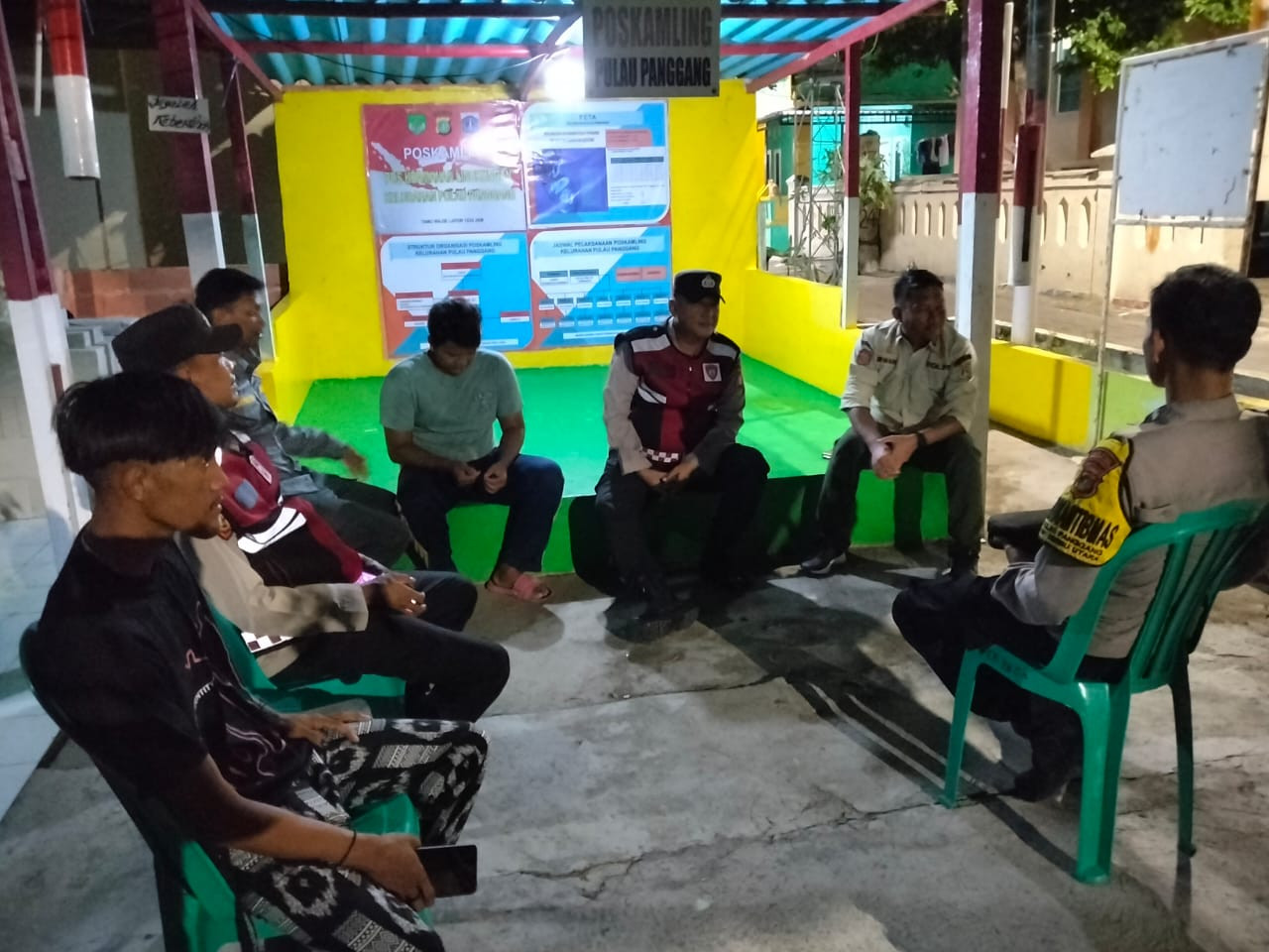 Kapolres Kepulauan Seribu Pastikan Keamanan Wilayah Lewat Siskamling di Pulau-Pulau Penduduk: Sinergi Polri, TNI, dan Masyarakat Wujudkan Jaga Jakarta+