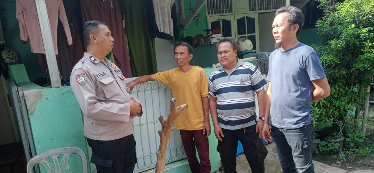 Patroli Dialogis Bhabinkamtibmas Kayuringin Jaya, Ajak Warga Tingkatkan Kewaspadaan Lingkungan