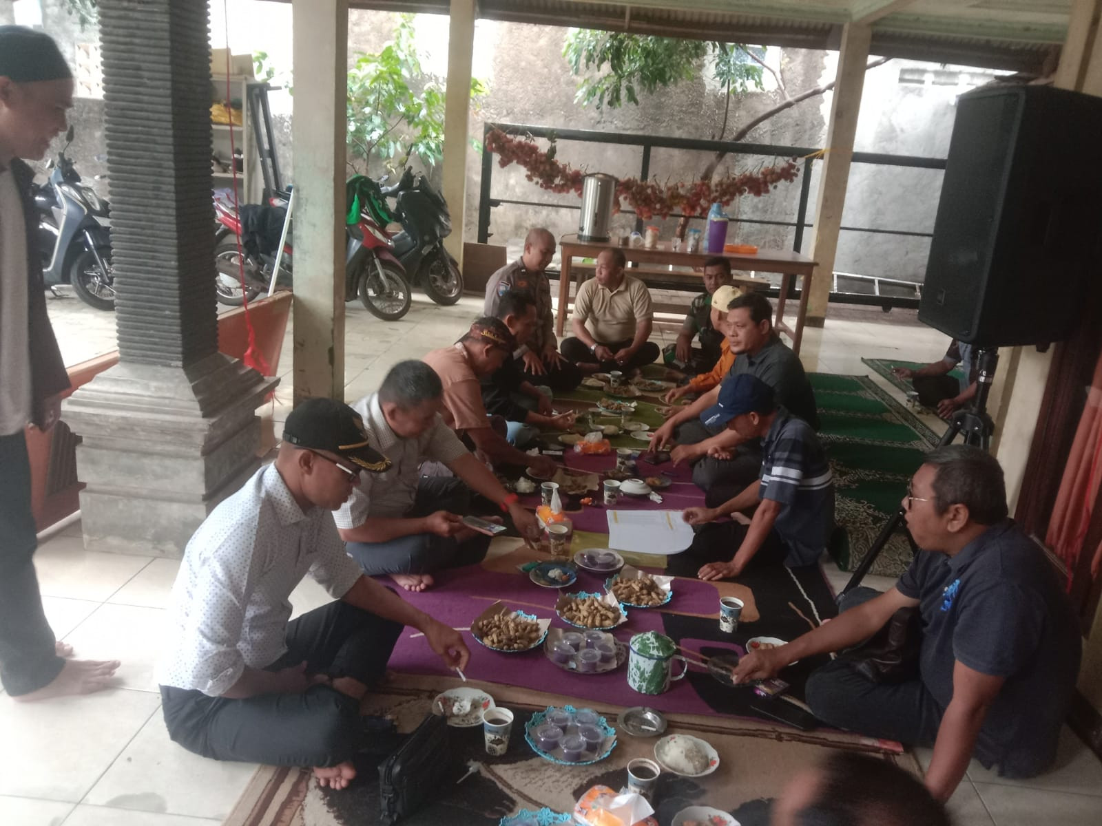 Perkuat Sinergitas, Tiga Pilar Jatirangga Gelar "Ngopi Kamtibmas" Bersama Seluruh Ketua RW