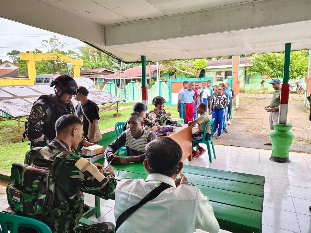 Tingkatkan Kesejahteraan Warga, Satgas Yonif 126/KC Adakan Bakti Kesehatan di Mindiptana