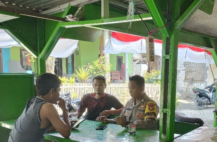 Bhabinkamtibmas Pulau Pari Sambang Tokoh Masyarakat, Tegaskan Komitmen Bersama Cegah Premanisme dan Judi Online