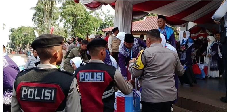 Pengamanan Kegiatan Pemberangkatan Jemaah Haji Kabupaten Bogor Musim Haji 1446 H / 2025 M Berjalan Aman dan Kondusif