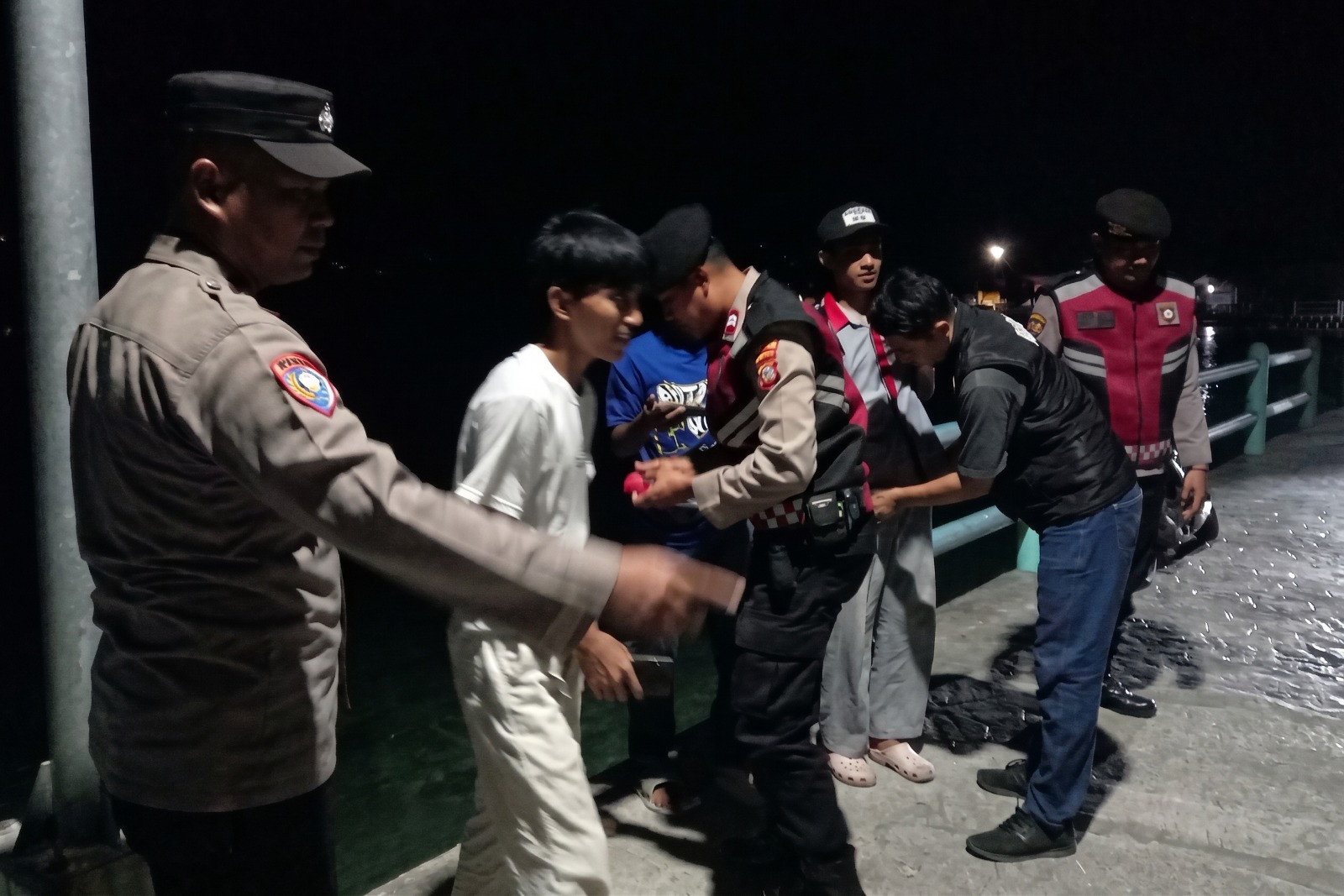 Patroli Malam Jakarta On The Spot di Pulau Tidung, Polisi Ingatkan Warga Manfaatkan Layanan 110