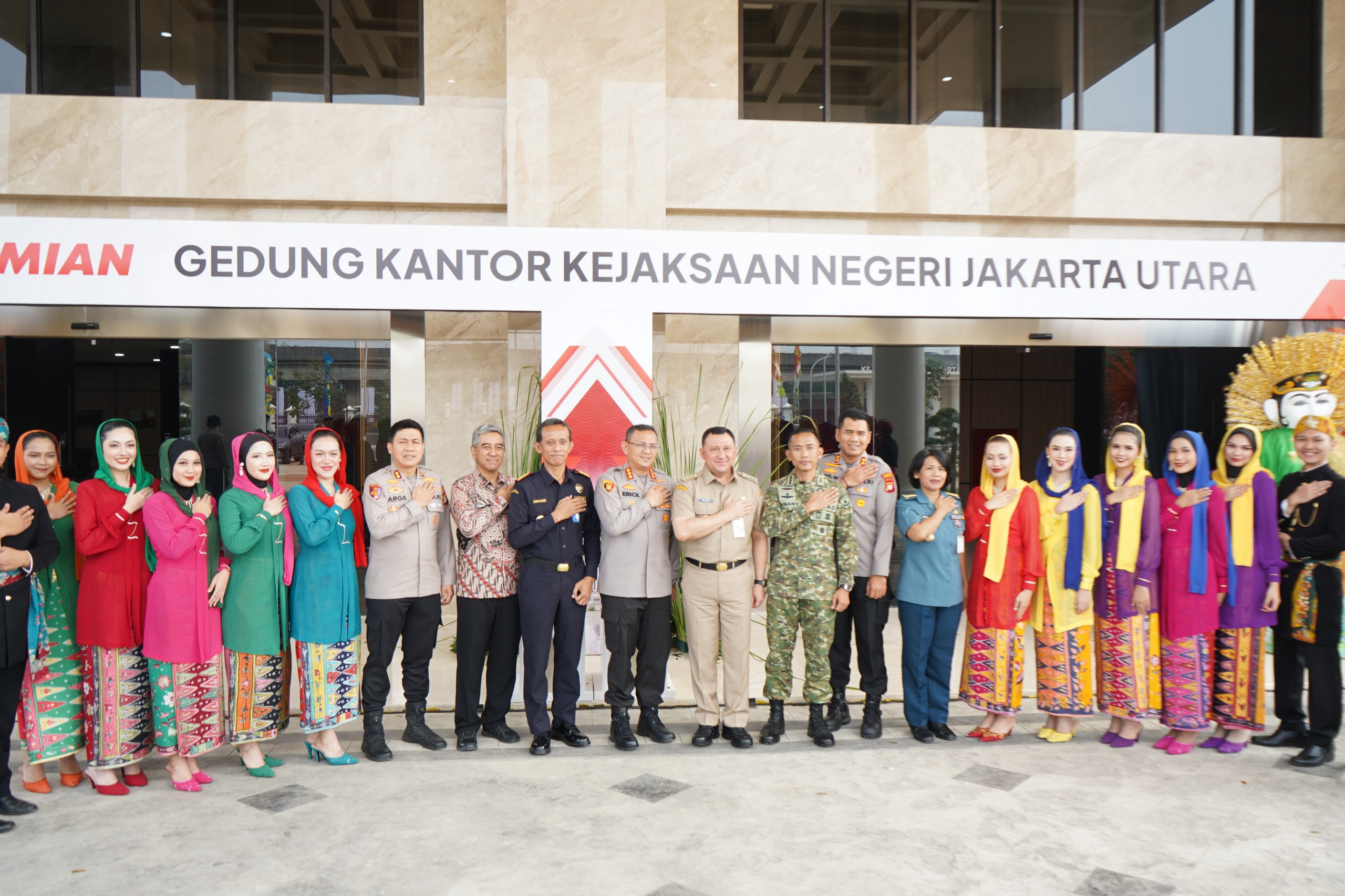 Kapolres Metro Jakarta Utara Hadiri Peresmian Gedung Baru Kejaksaan Negeri Jakarta Utara, Perkuat Sinergi Penegakan Hukum