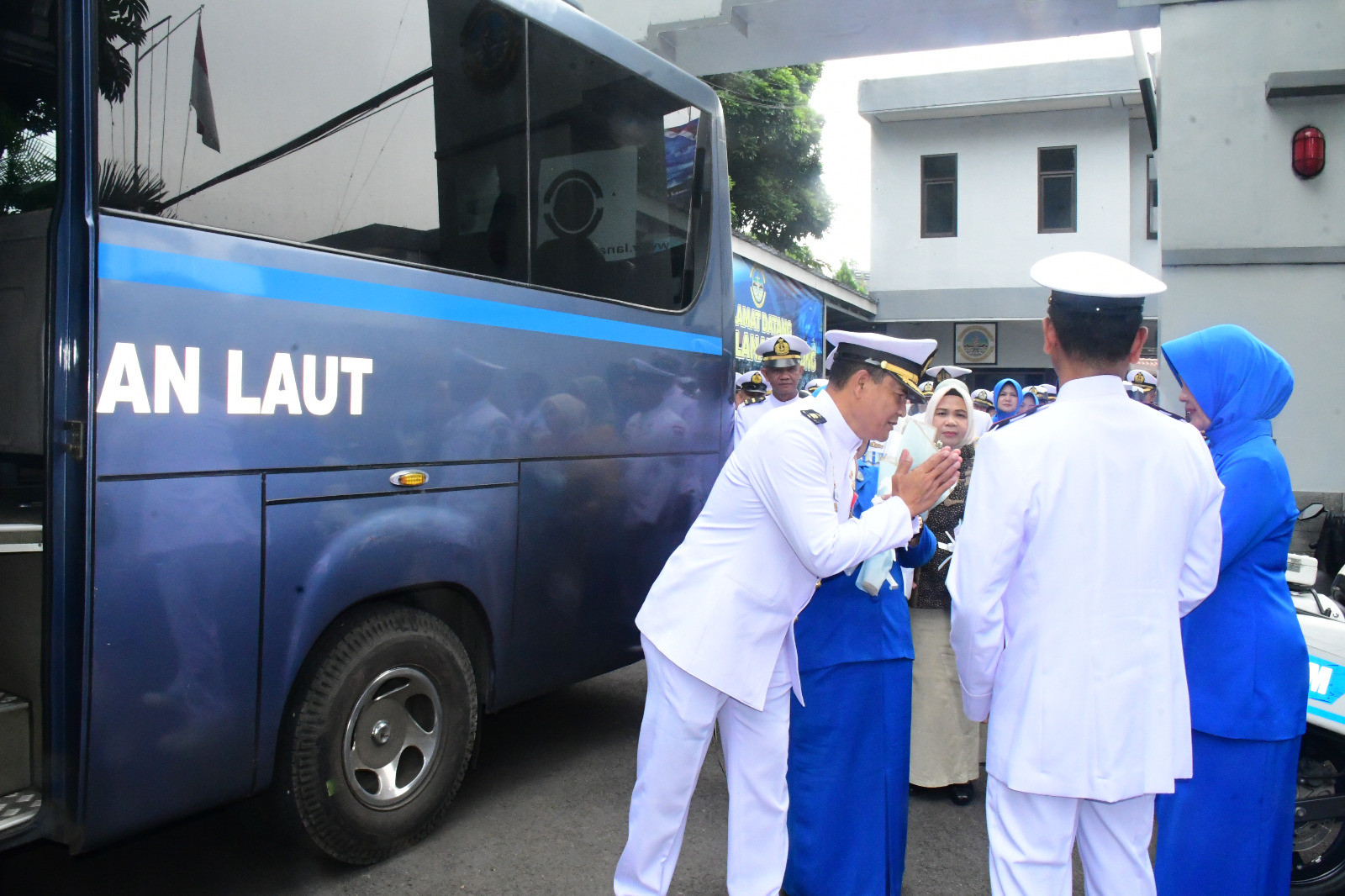 Sebagai Wujud Penghormatan Kepada Prajurit, Lanal Bandung Laksanakan Wisuda Purna Bakti