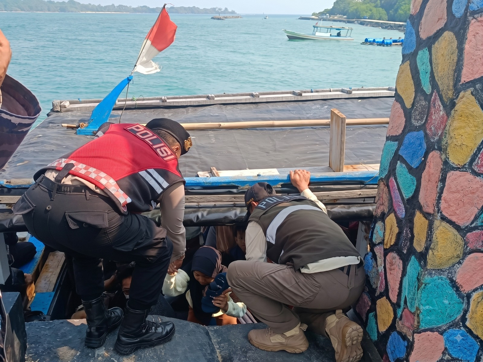 Jakarta On The Spot, Polres Kepulauan Seribu Hadir Humanis di Dermaga dan Sosialisasikan Layanan Polisi 110