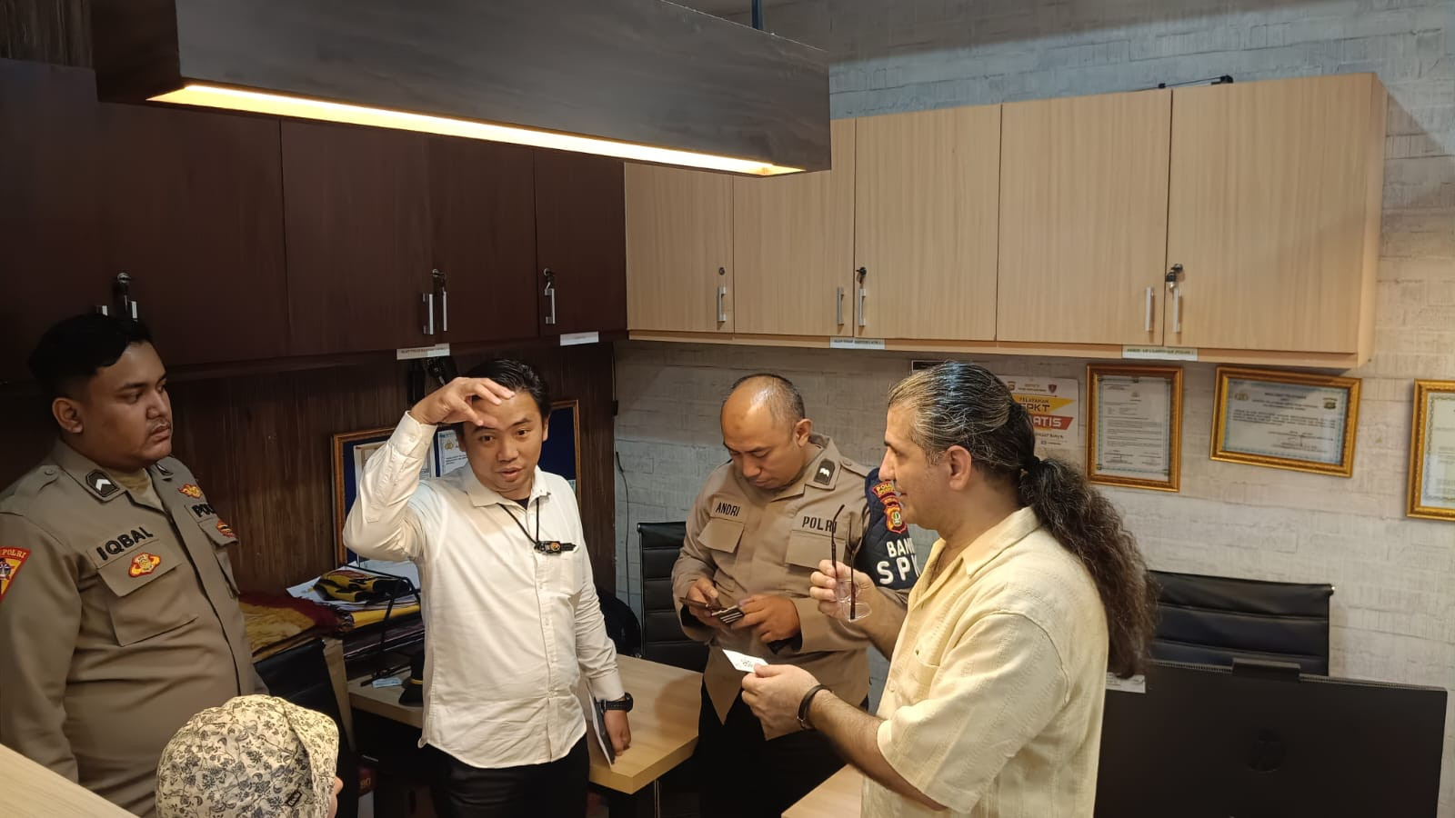 WNA asal Rusia Apresiasi Pelayanan Cepat Polres Kepulauan Seribu