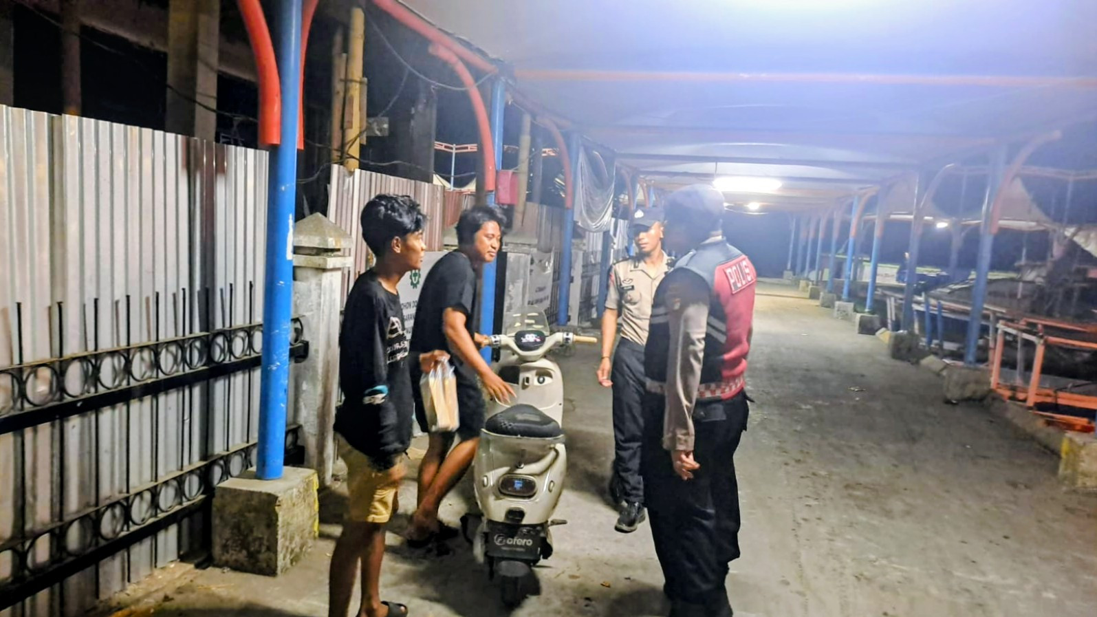 Layanan Polisi 110 Dikedepankan dalam Patroli Malam, Polsek Kepulauan Seribu Utara Ajak Warga Waspada Gangguan Kamtibmas