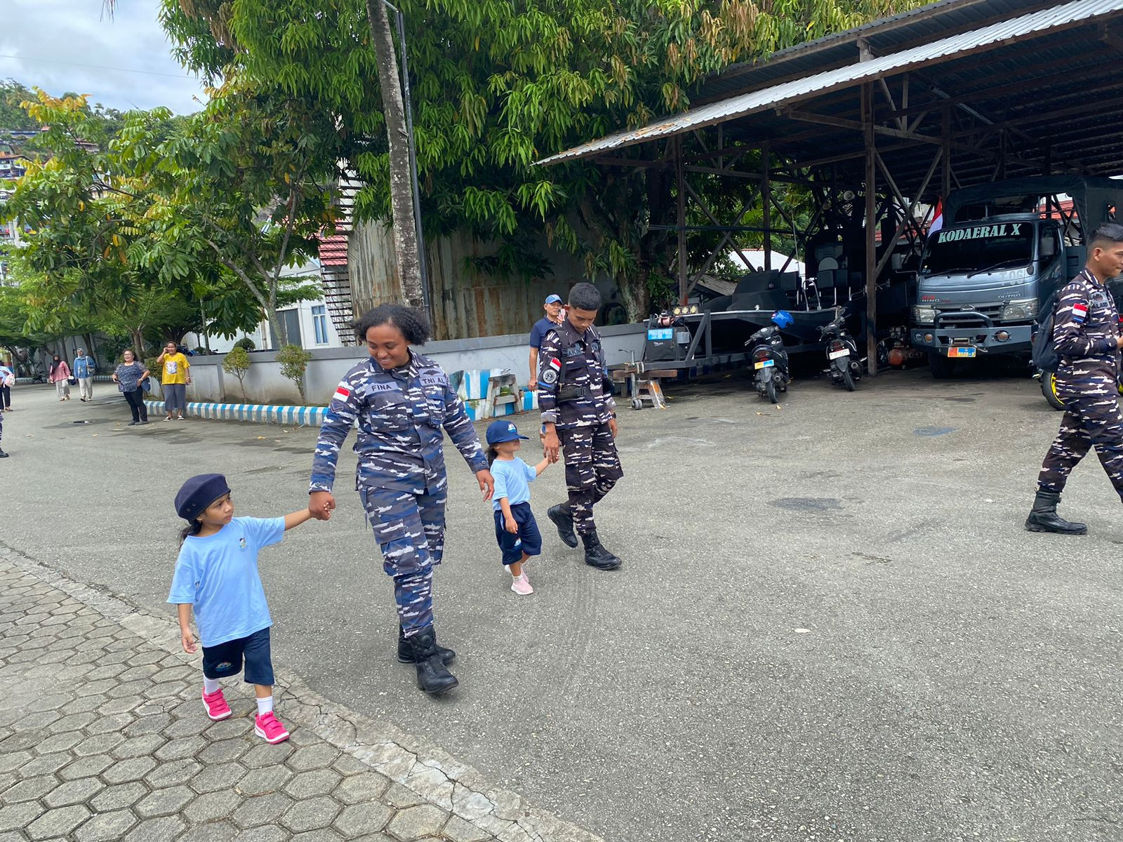 Tanamkan Jiwa Bahari Sejak Dini, Siswa Jean Mayer Preschool Kenal Lebih Dekat Kapal Perang Indonesia