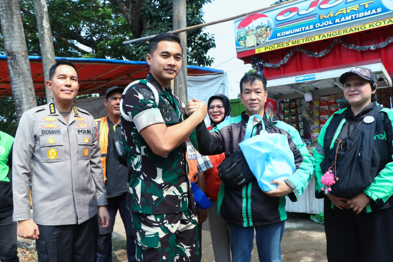 Polri-TNI Kompak Temui Pengemudi Ojol, Hadir Bawa Bantuan dan Pesan Kamtibmas