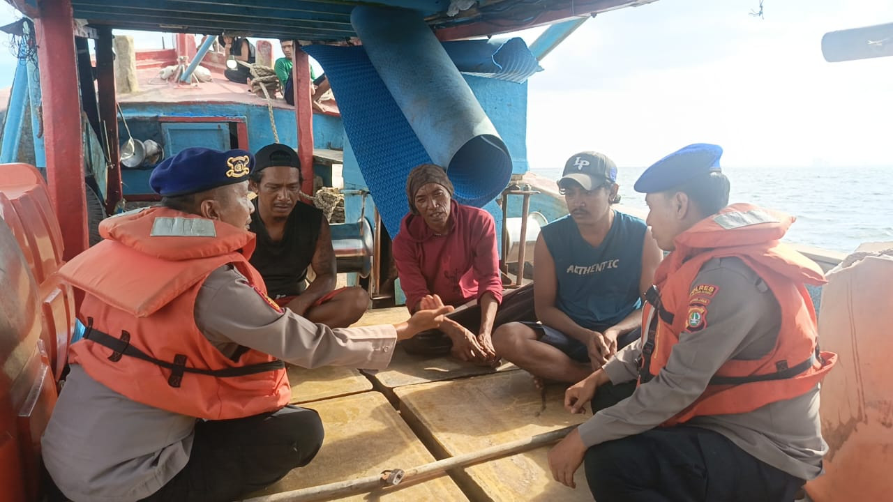 Satpolairud Polres Kepulauan Seribu Gencarkan Patroli Laut, Antisipasi Premanisme dan Perompakan07/06/2025