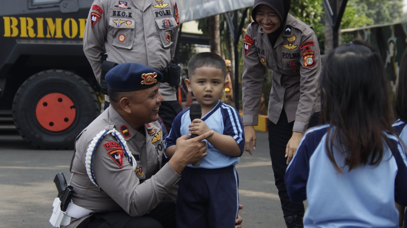 Brimob Polda Metro Jaya Sambut Siswa PAUD, Kenalkan Polisi sebagai Sahabat Anak