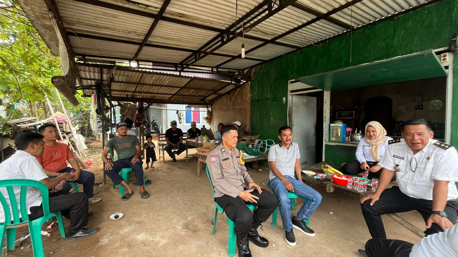 Bhabinkamtibmas Cikiwul Gelar Silaturahmi dan Himbauan Kamtibmas
