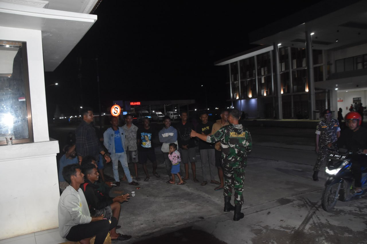 Bersinergi Dengan Komduk, Kodim 1710/Mimika Kembali Gelar Patroli Humanis Bersama Anggota Banser dan Pemuda Gereja