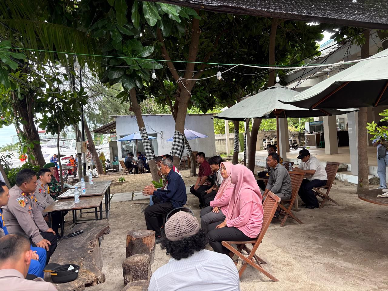 Kapolres Kepulauan Seribu Gelar Jumat Curhat On The Spot di Pulau Tidung, Ajak Warga Perkuat Kamtibmas