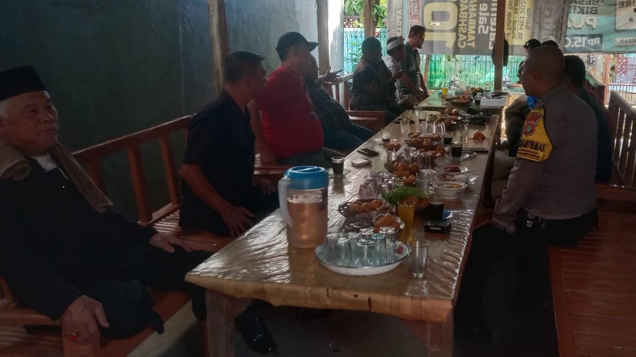 Bhabinkamtibmas Jatiasih Dampingi Sosialisasi Koperasi Merah Putih kepada Warga