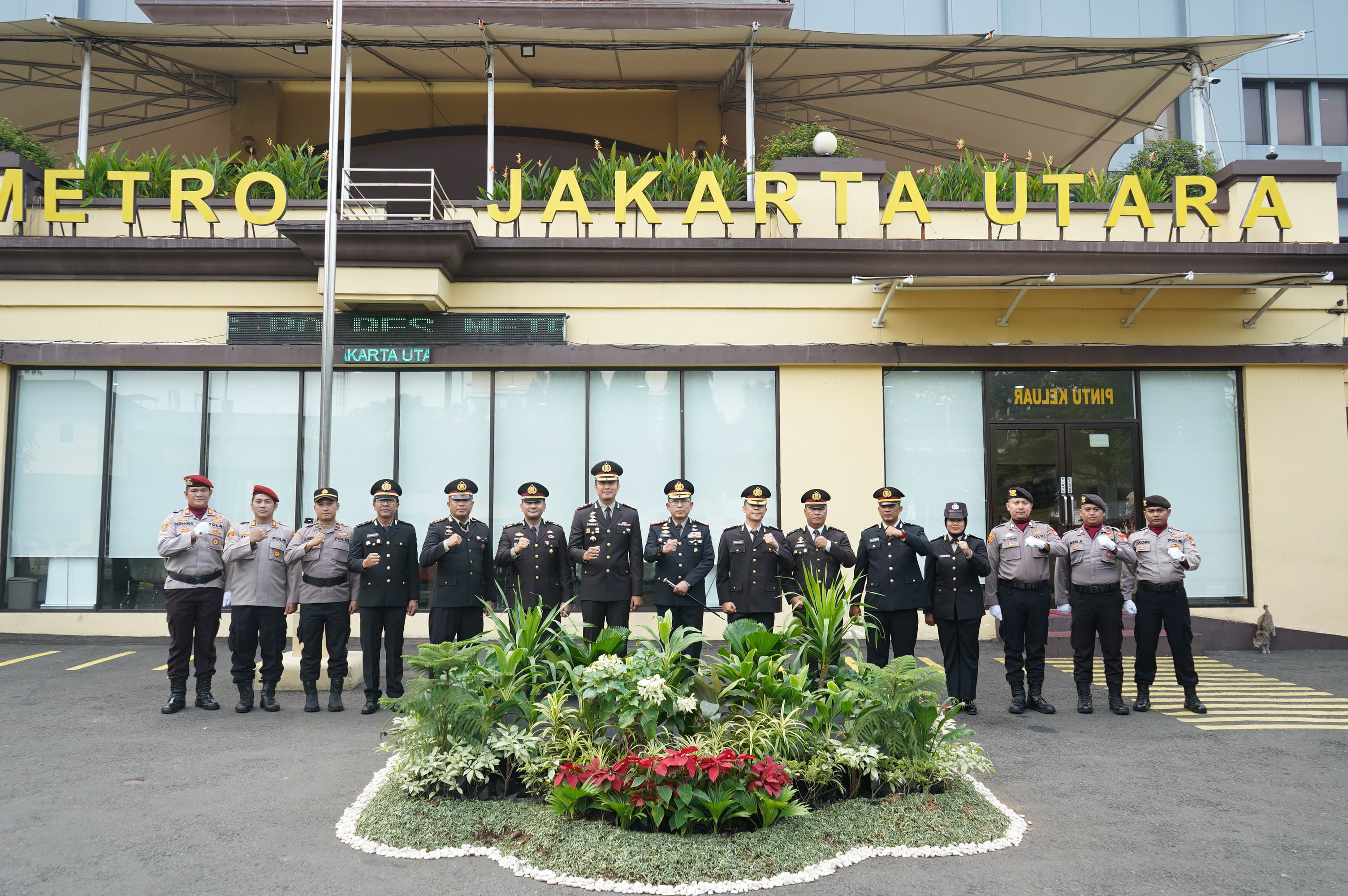 Upacara Hari Lahir Pancasila 2025 dan Korps Raport Pengabdian  Polres Metro Jakarta Utara Warnai Semangat Nasionalisme