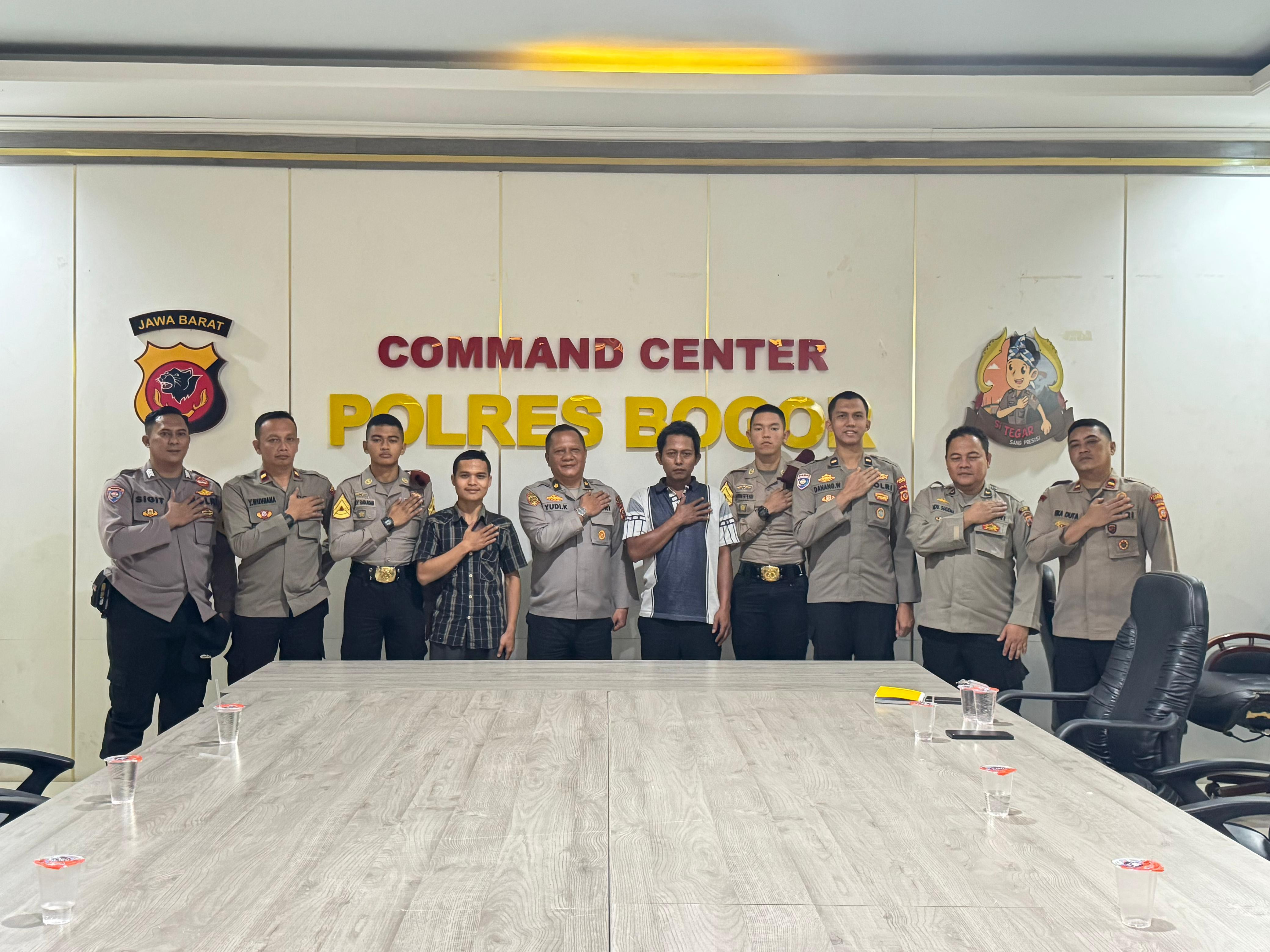 Polres Bogor Gelar  Program" Jumat Curhat " Dengarkan Langsung Aspirasi Warga
