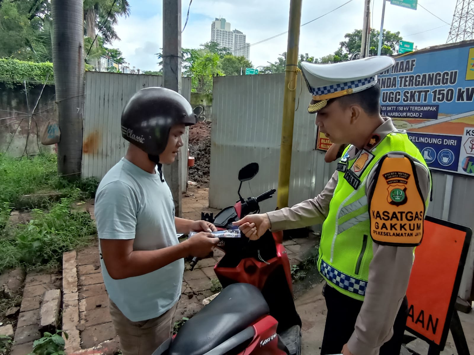 Satlantas Polres Metro Jakarta Utara Sosialisasikan Operasi Keselamatan Jaya 2026 di Ancol