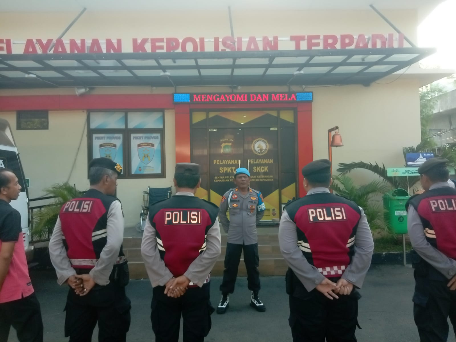 Program Jaga Jakarta, Polsek Kelapa Gading Gelar Apel KRYD, Tegaskan Patroli Humanis dan Tegas