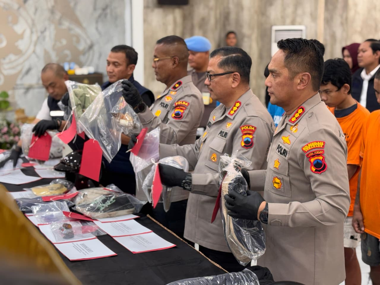 Tangani Aksi Anarkis, Polda Jateng Tegas Bedakan Aksi Damai dan Pelaku Kerusuhan