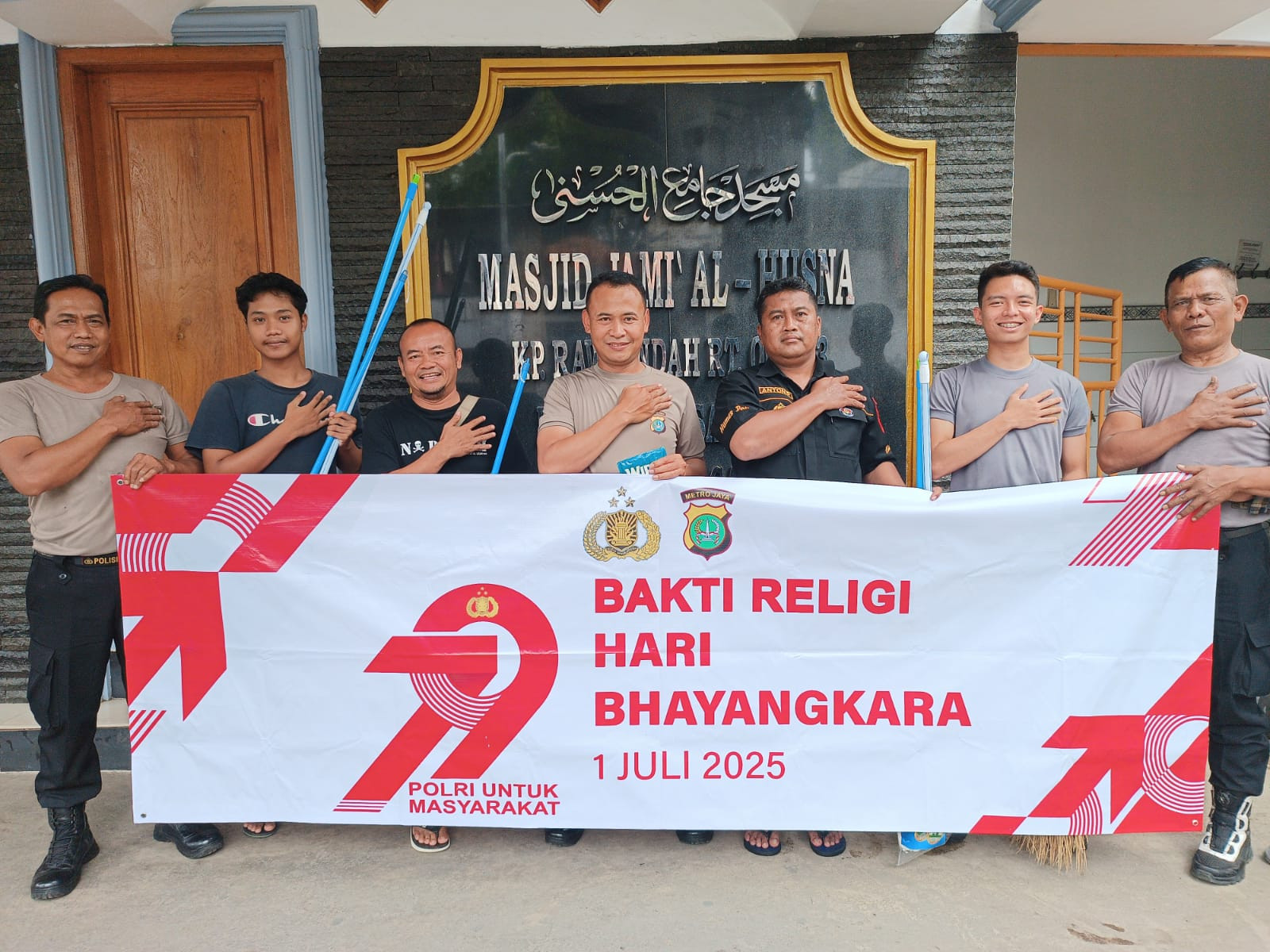 Polsek Kelapa Gading Gelar Bakti Religi di Masjid Al Husna, Sambut Hari Bhayangkara ke-79