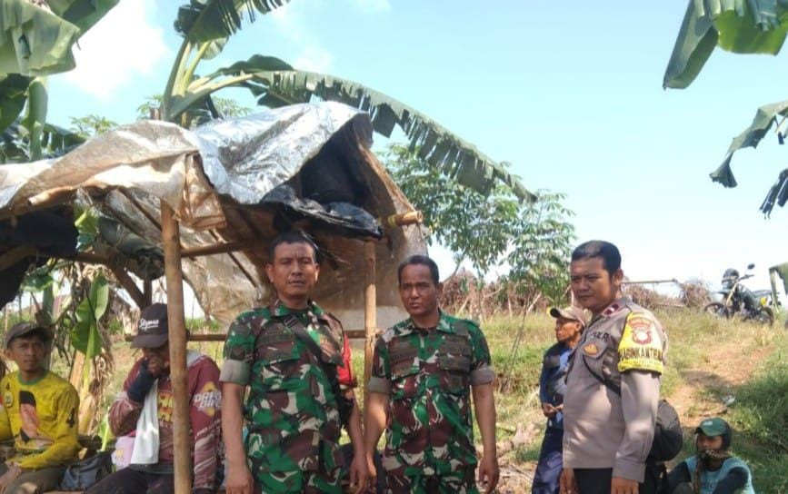 Sinergi TNI-Polri di Sumurbatu: Babinsa dan Bhabinkamtibmas Ingatkan Waspada Curanmor