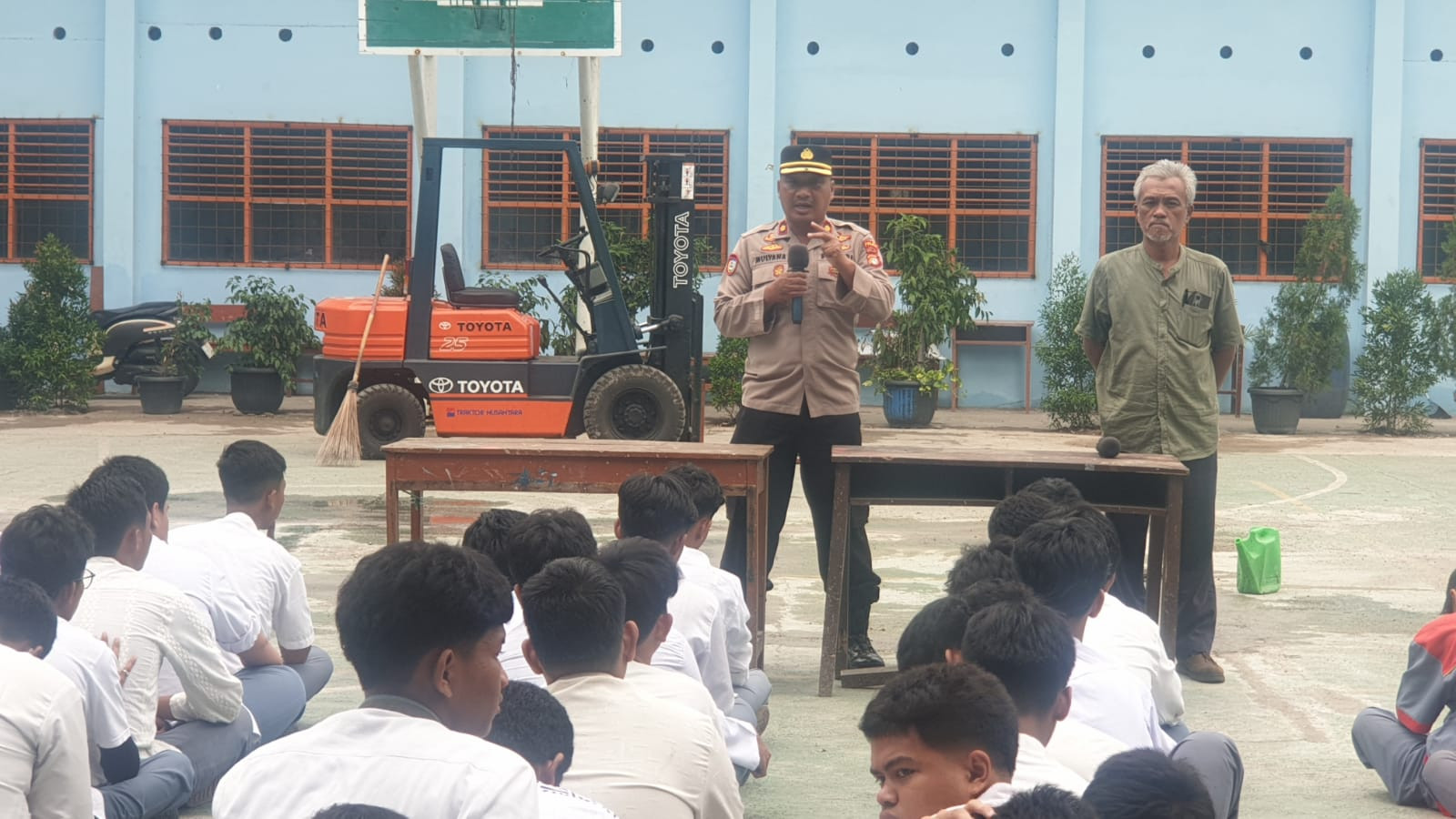 Polisi Sambangi SMK Tanjung Priok 1, Ajak Siswa Bijak dan Tidak Terprovokasi Aksi Demo