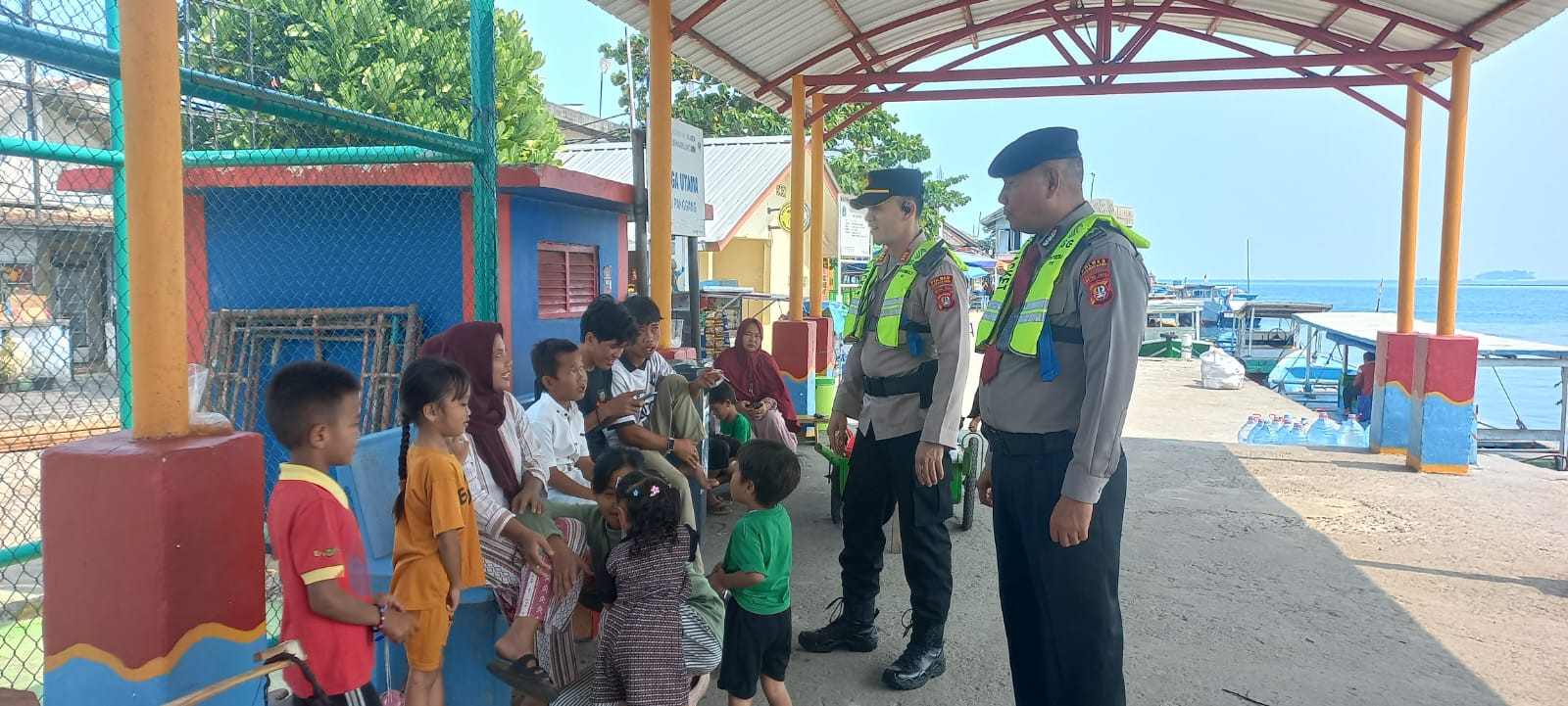 Kasat Pam Obvit Polres Kepulauan Seribu Gelar Jaga Jakarta On The Spot di Dermaga Pulau Kelapa-Harapan, Penumpang Kapal Diingatkan Soal Keselamatan