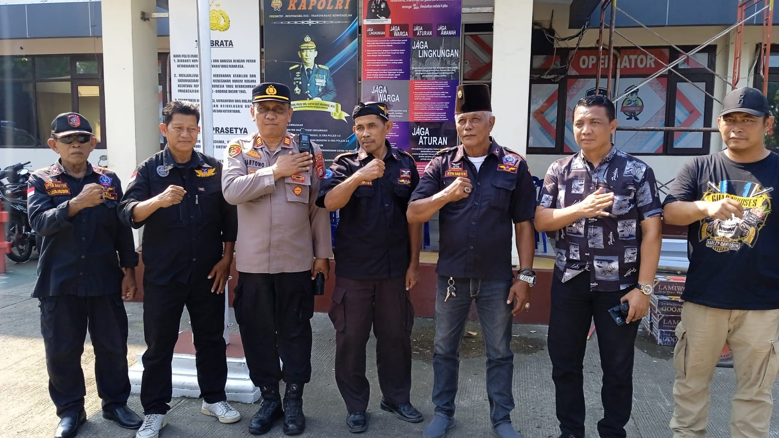 Polsek Koja Kerahkan 45 Personel Gabungan Amankan Nobar Persija vs Persib