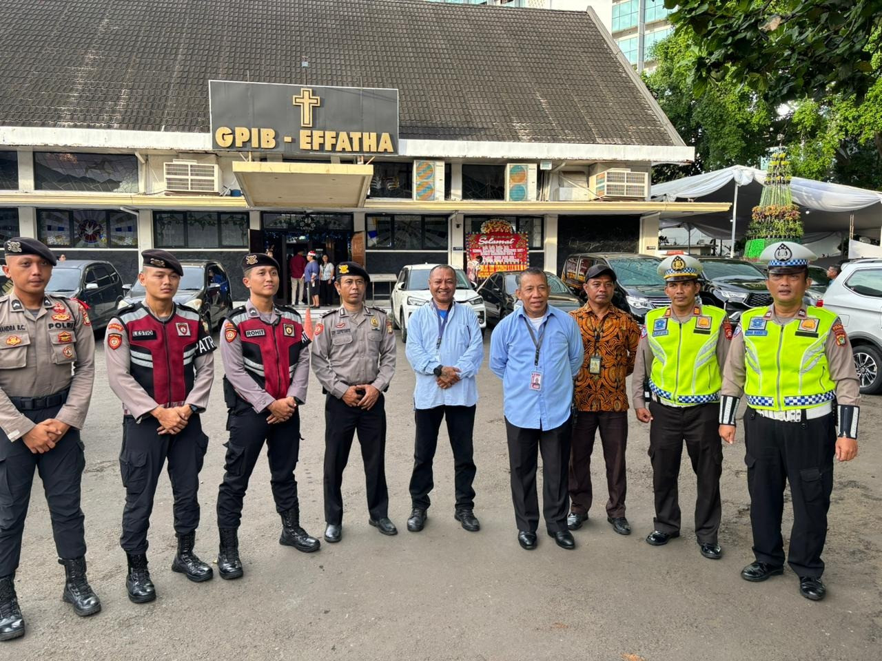 Polda Metro Jaya Gelar Patroli Sore, Hadirkan Rasa Aman bagi Umat Natal di Jakarta