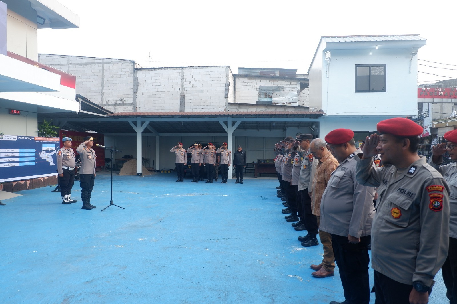 May Day 2025: Polsek Pademangan Kerahkan Puluhan Personel Kawal Keberangkatan Massa Buruh