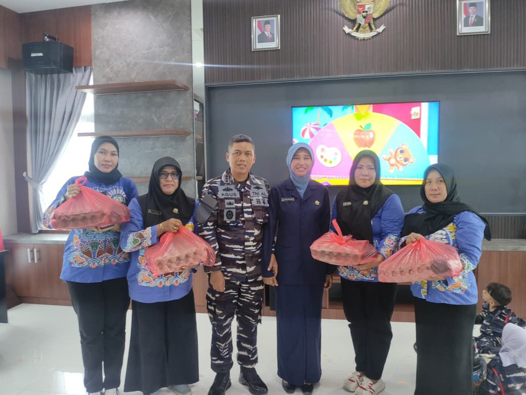 Bentuk Kepedulian Danlanal Bintan Kepada Para Pendidik Dalam Rangka HUT Ke-80 TNI Tahun 2025