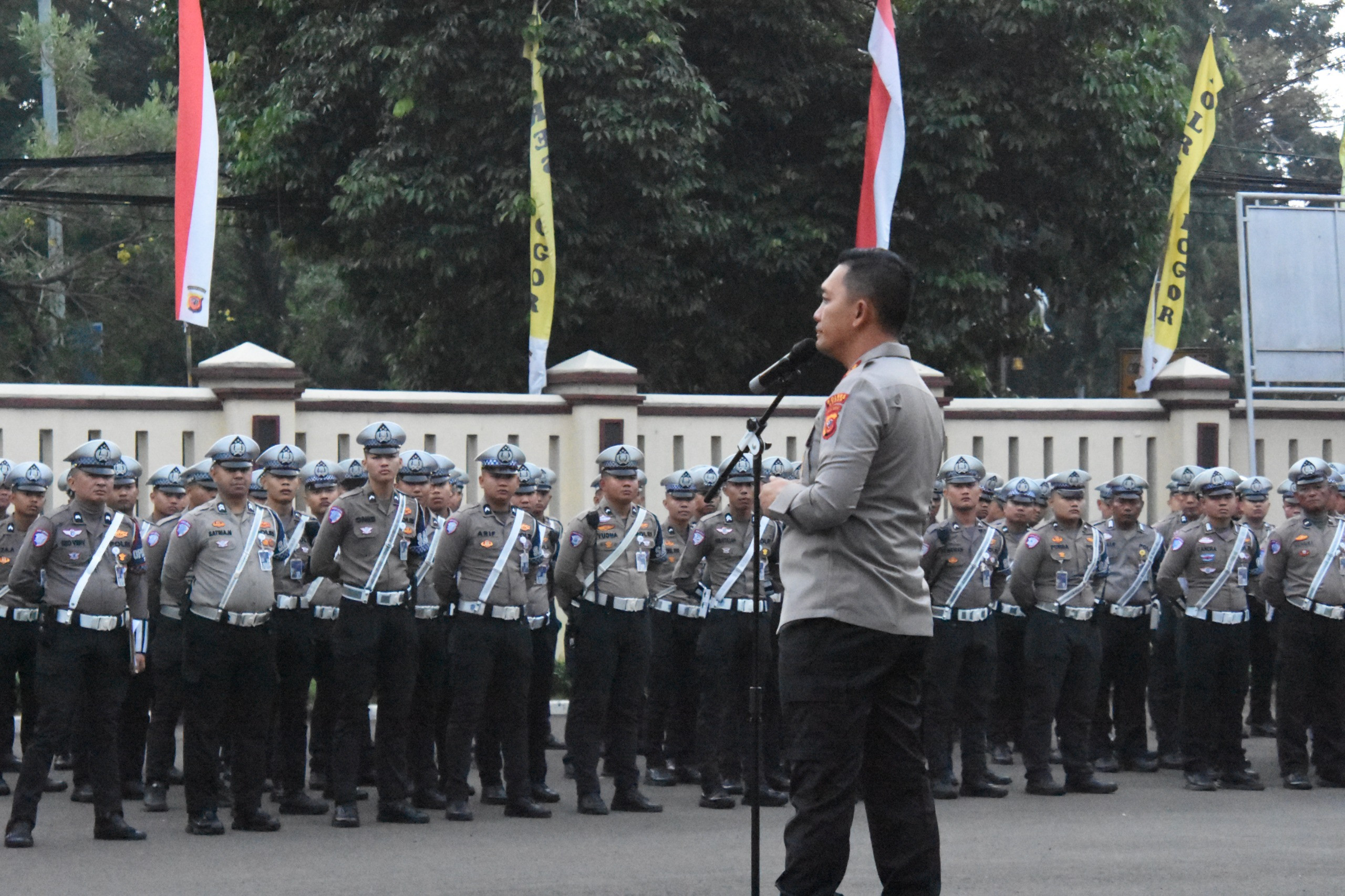 Kapolres Bogor Pimpin Apel Satlantas, Tegaskan Disiplin dan Pelayanan Humanis untuk Masyarakat