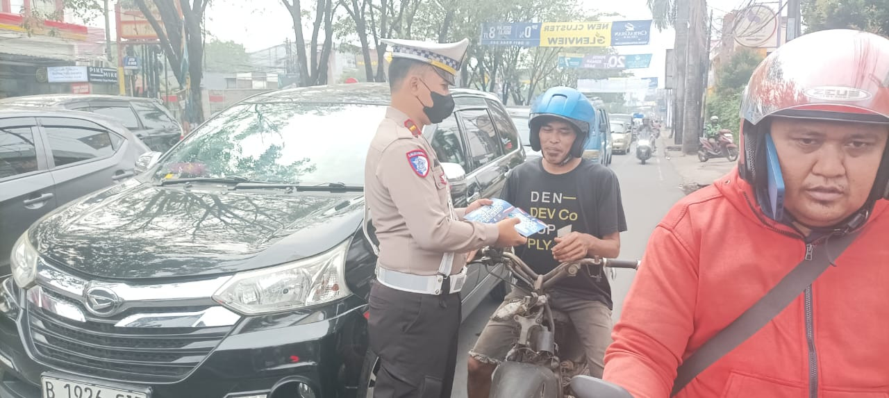 Satlantas Polsek Jatisampurna Gelar Operasi Patuh Jaya 2025 di Jl. Transyogi Cibubur