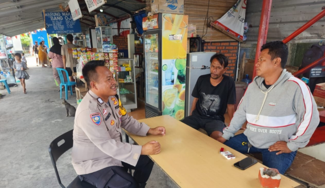 Bhabinkamtibmas Pulau Pramuka Sambang Warga, Ajak Bersama Jaga Keamanan Wilayah