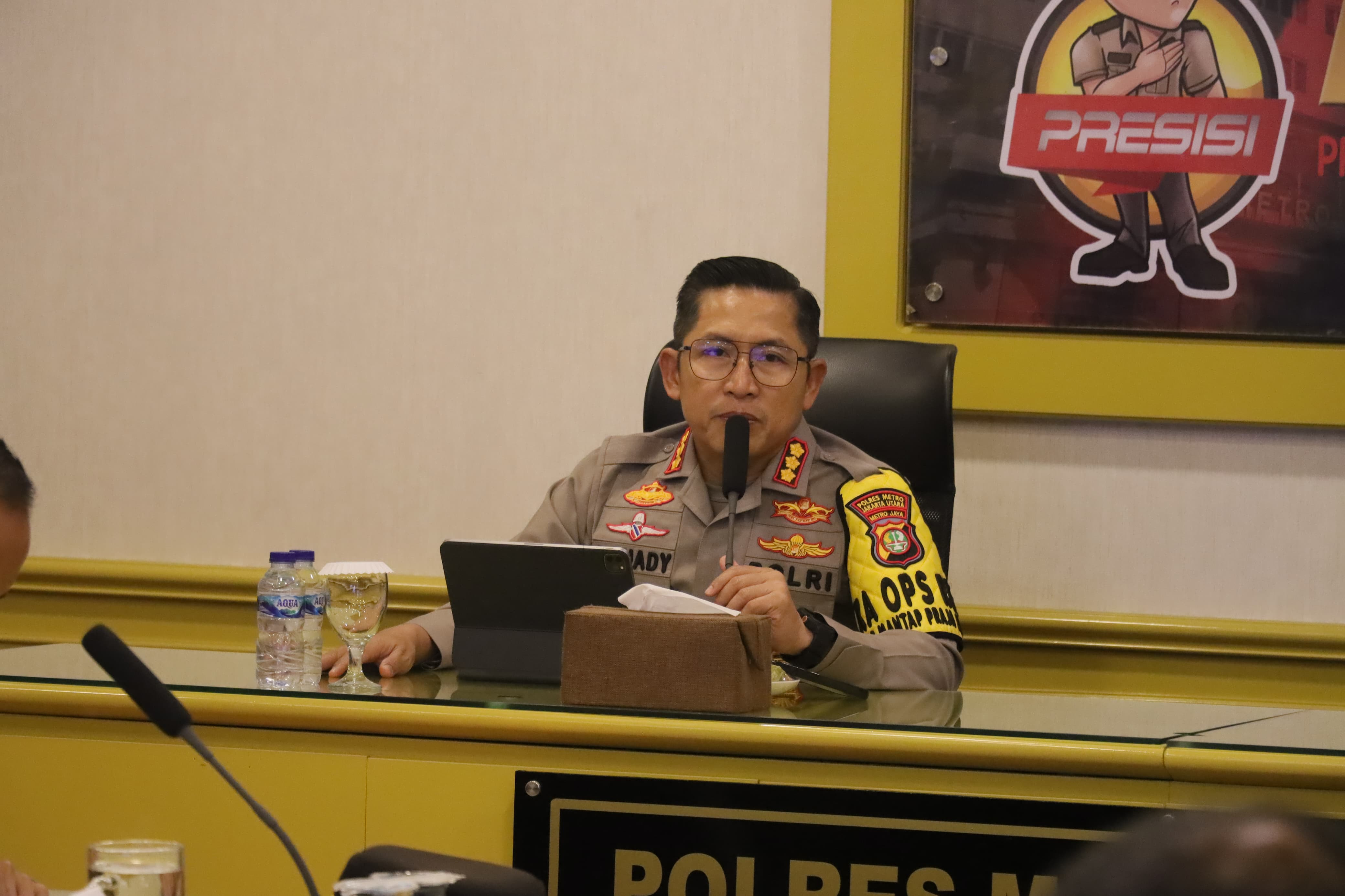 KAPOLRES METRO JAKARTA UTARA SAMPAIKAN ARAHAN PRESIDEN DAN KAPOLRI KEPADA JAJARAN