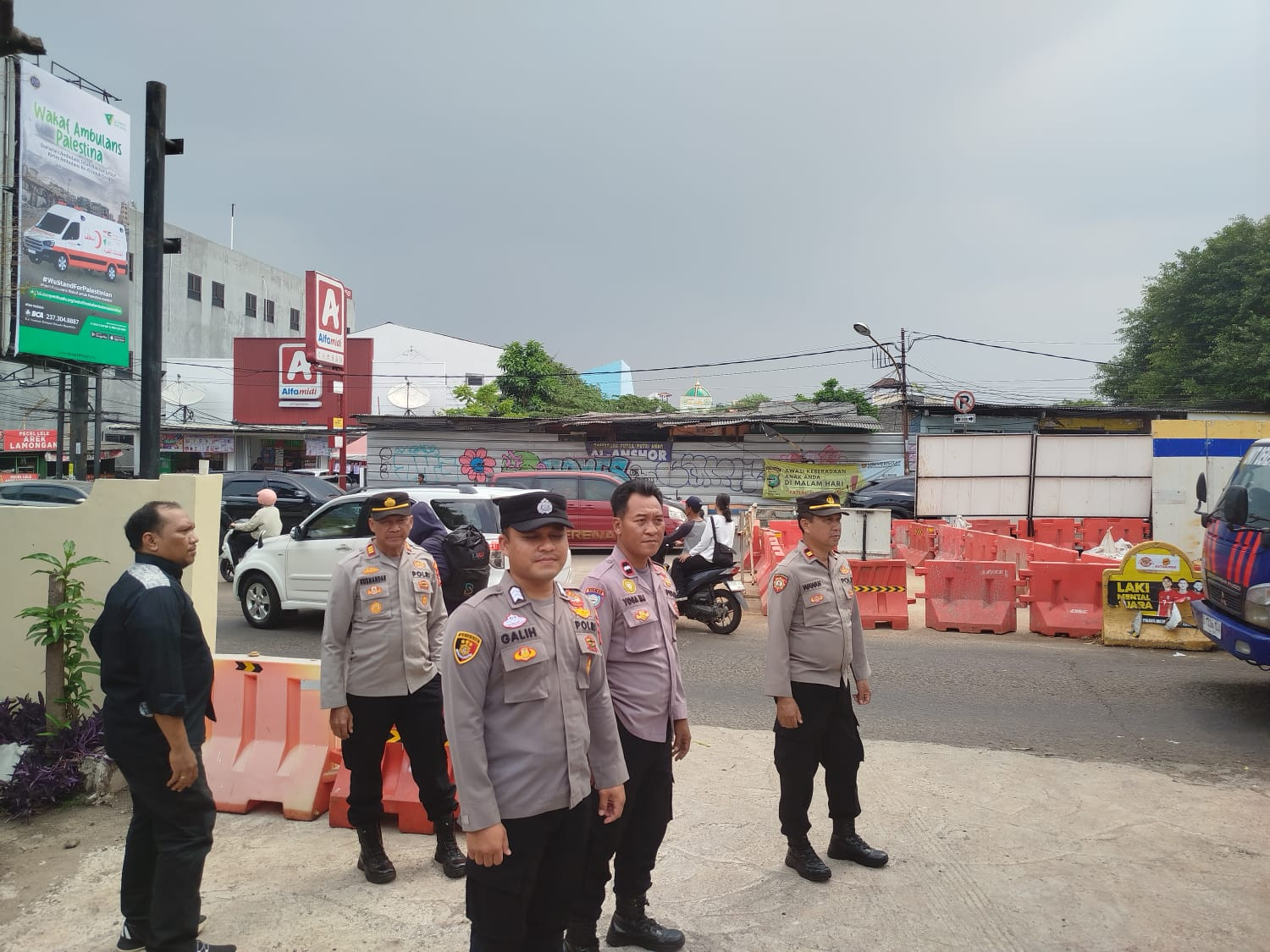 Polsek Pondok Gede Gelar Penyekatan Perbatasan Kota Bekasi - Jakarta Timur