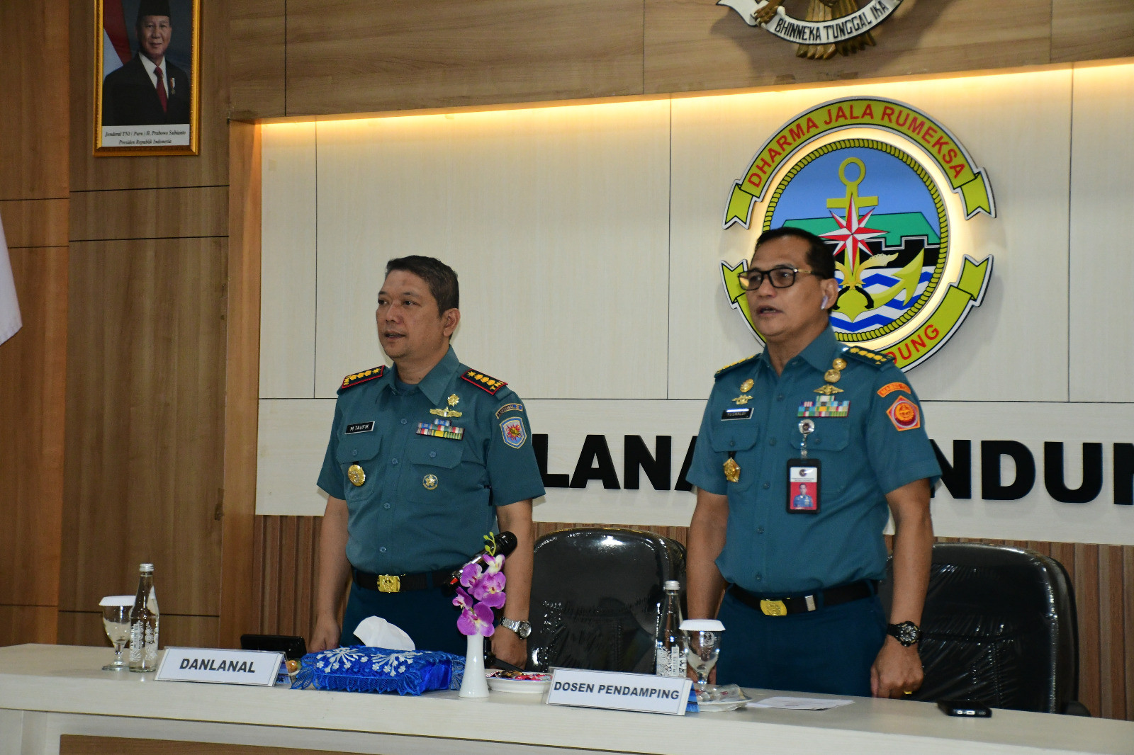 Komandan Lanal Bandung Berikan KKDN Kepada Mahasiswa S2 Fakultas Keamanan Nasional UNHAN RI