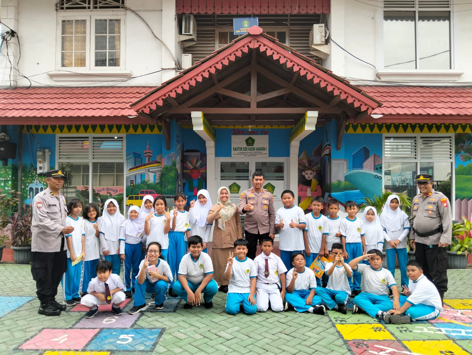 Polsek Kelapa Gading Gelar "Police Goes to School" di SMK  Yayasan Kasih Ananda