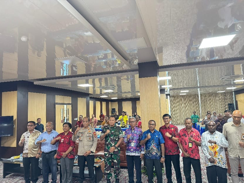 Dandim 1710/Mimika Hadiri Kegiatan Seminar Akhir Studi Kelayakan Pembentukan Daerah Otonomi Baru (DOB)