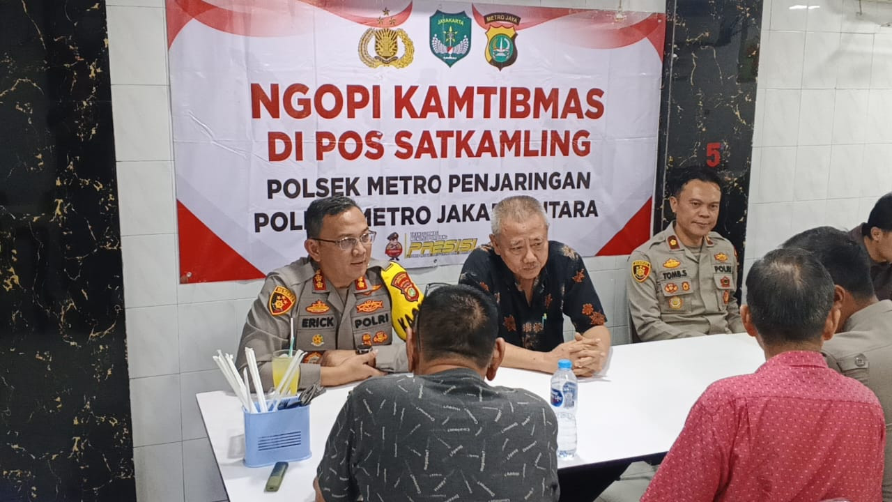 Jaga Jakarta, Jaga Lingkungan, Kapolres Metro Jakut Ngopi Kamtibmas Bersama Warga Pluit