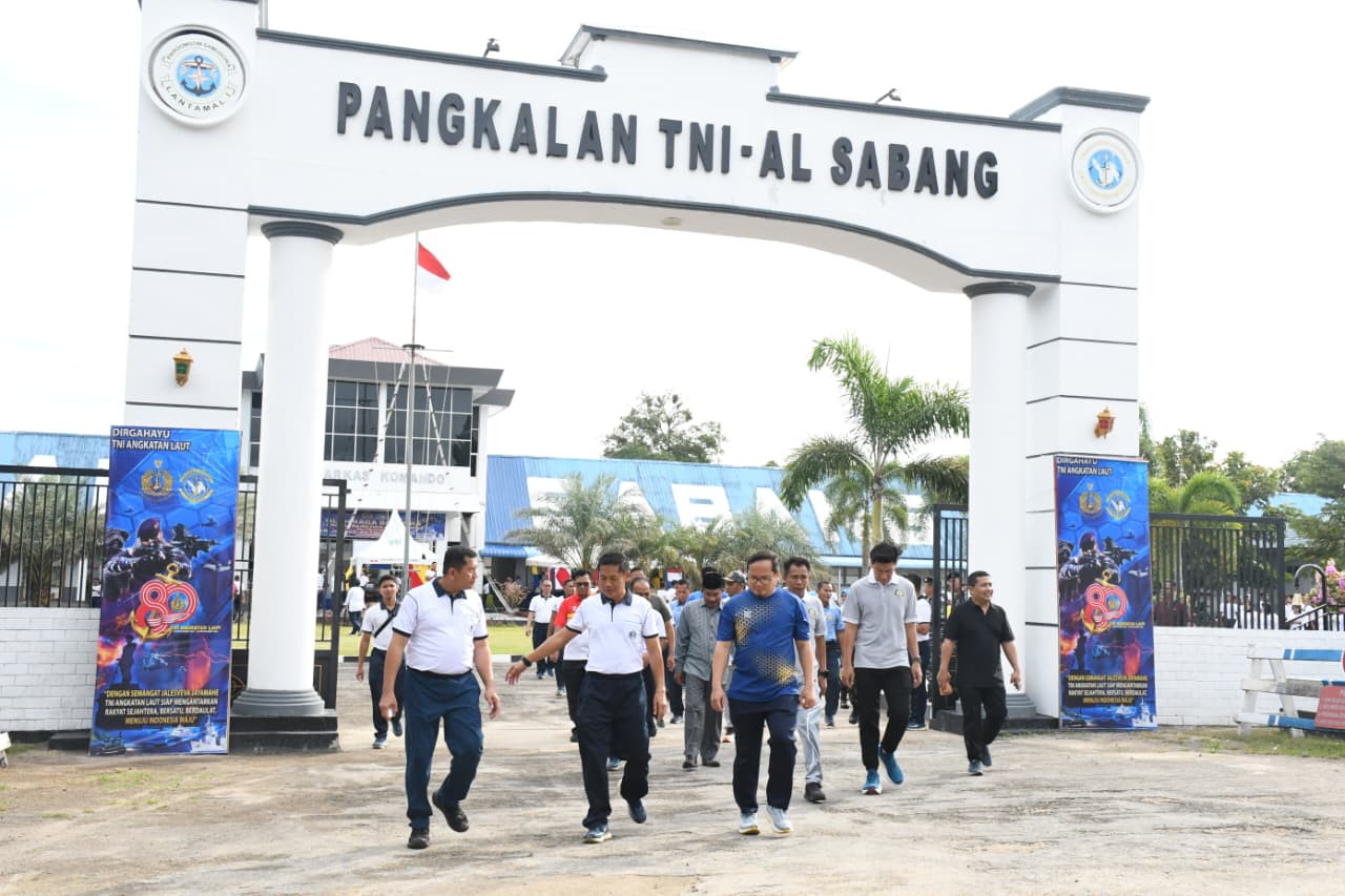 Rayakan HUT Ke-80 TNI AL, Lanal Sabang Gelar Olahraga Bersama Forkompimda