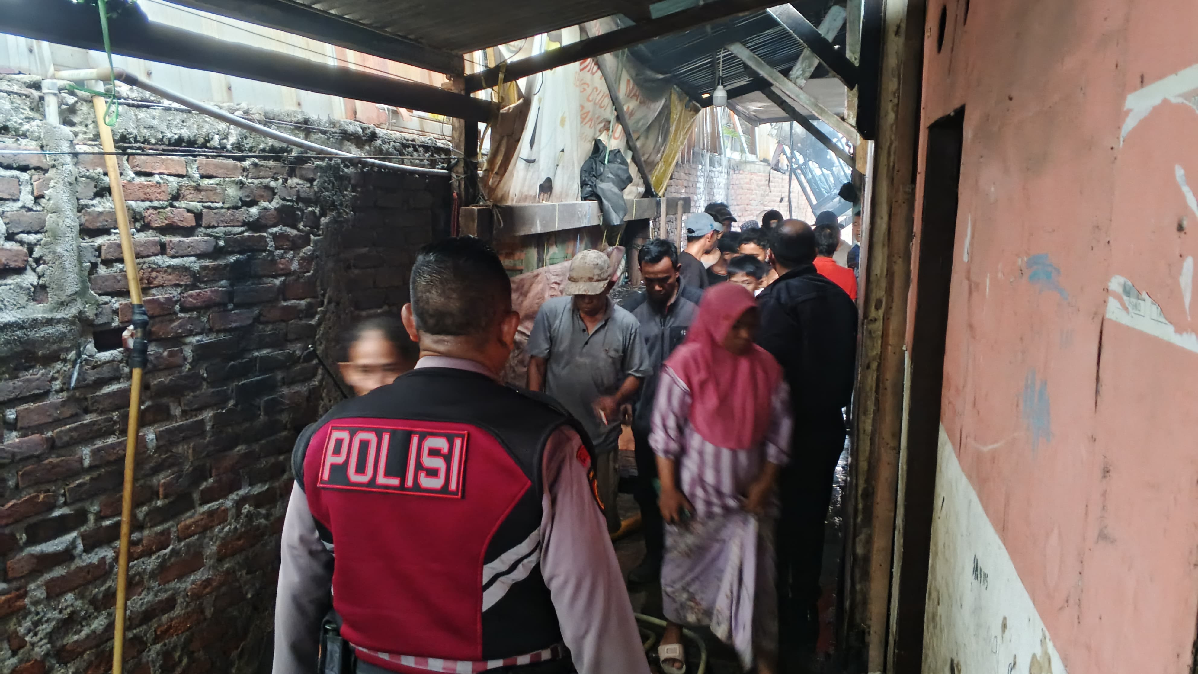 Api Mengamuk di Muara Baru, Polisi Dalami Penyebab Kebakaran 4 Rumah