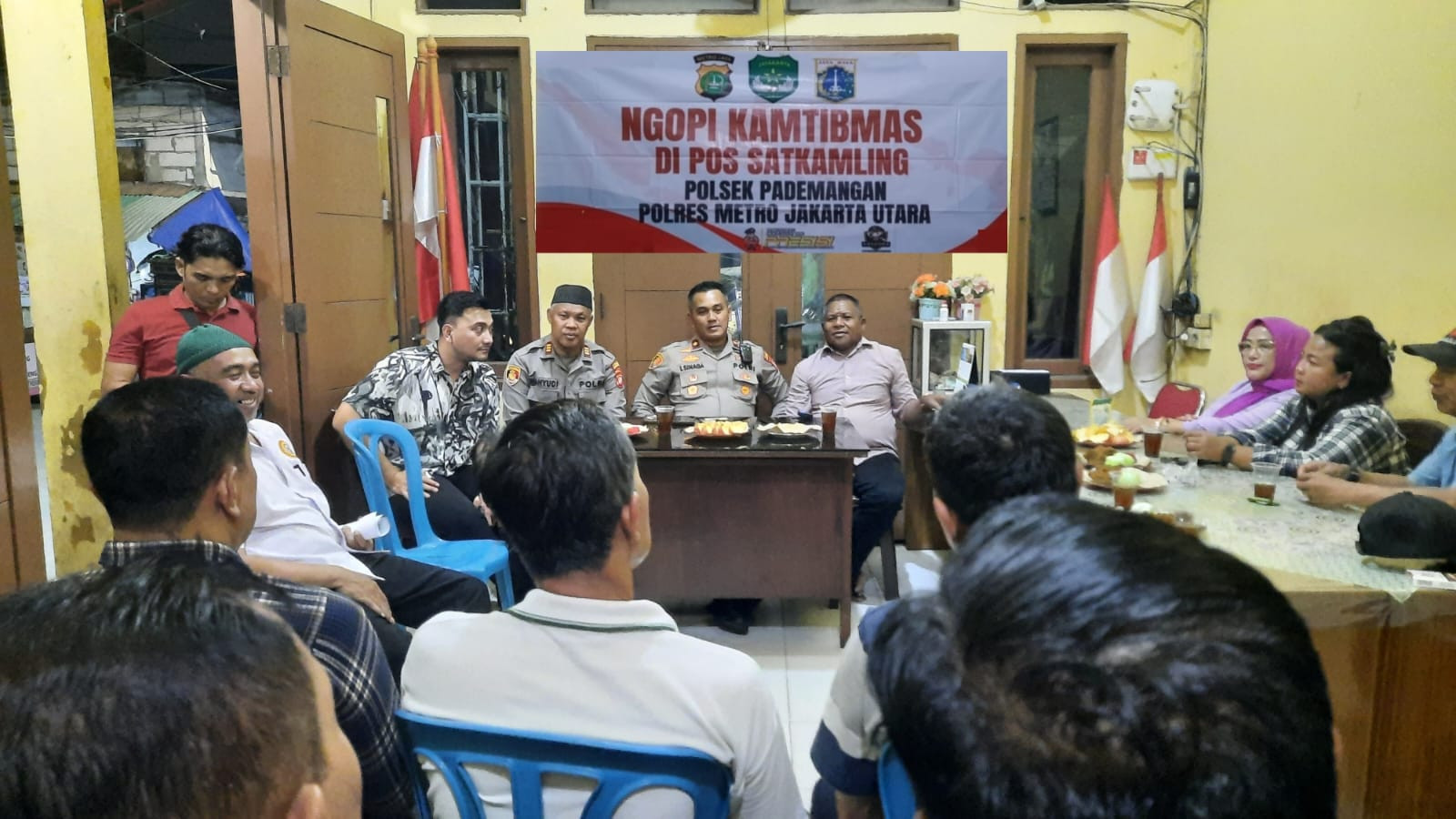 Bangun Keamanan Bersama, Kapolsek Pademangan Gelar Ngopi Kamtibmas dengan Warga