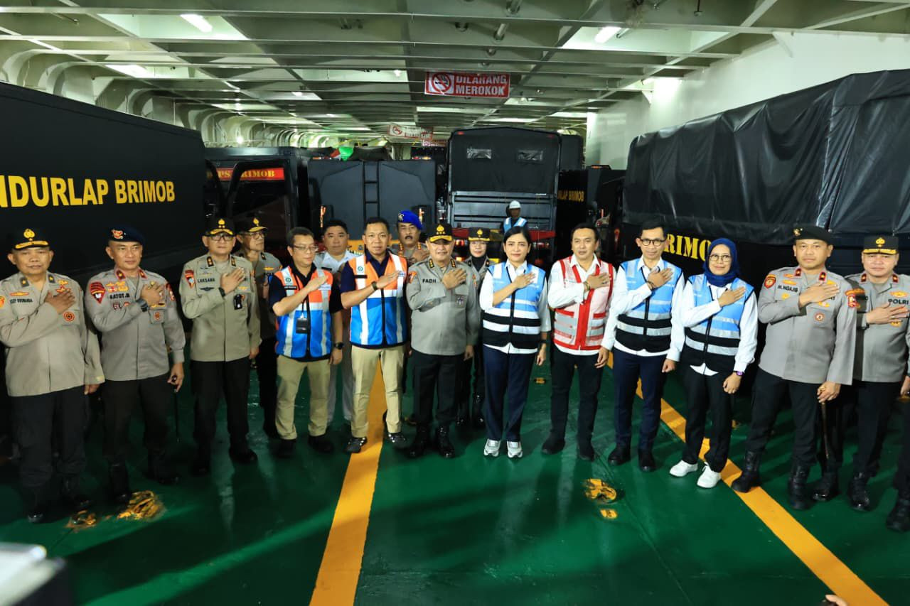 Polri dan PT Pelni Saling Apresiasi dalam Misi Kemanusiaan Penanganan Bencana di Aceh, Sumut, dan Sumbar