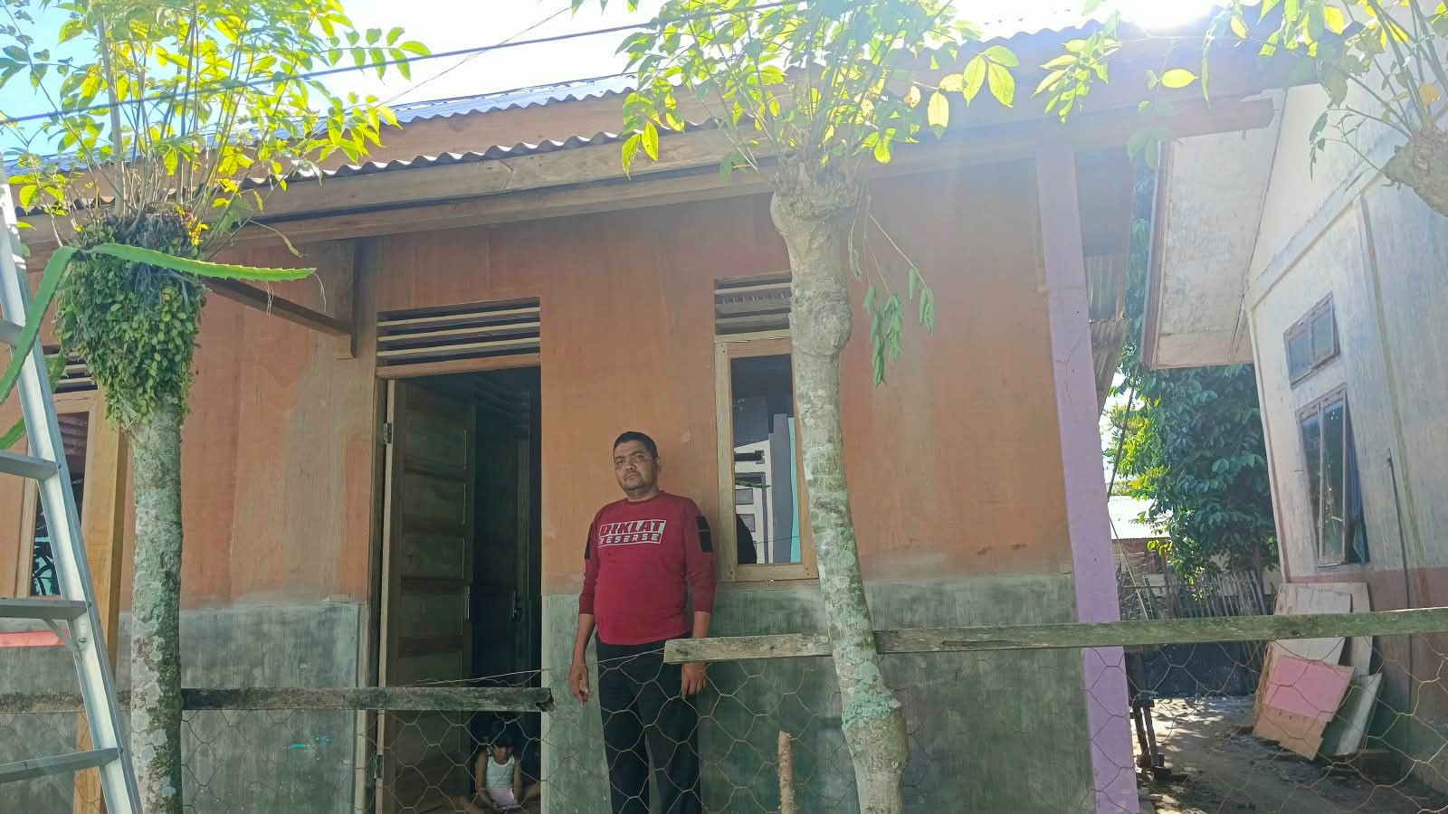 Mengenal Aipda Jonni Rahmad, Polisi di Aceh yang Bangun Empat Rumah untuk Fakir Miskin