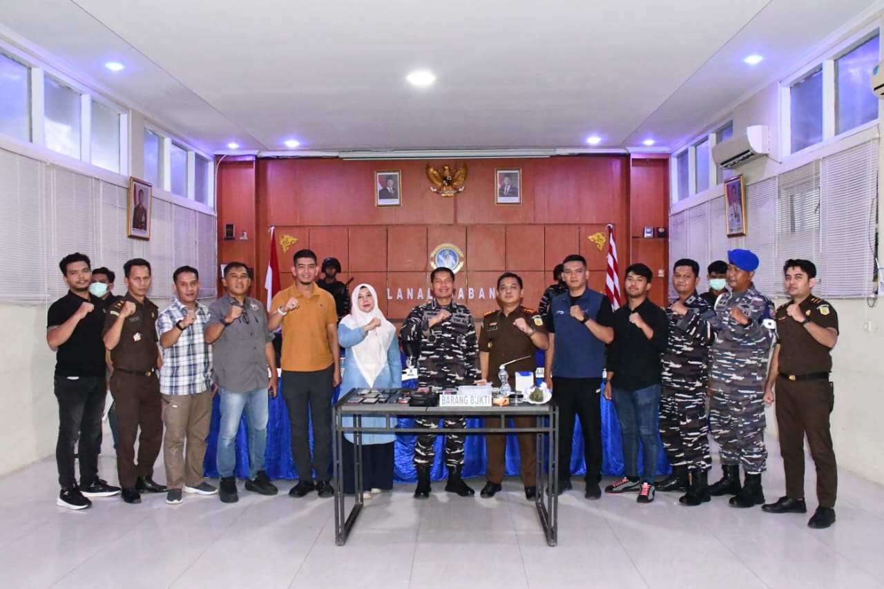 Lanal Sabang Bersama BNN Kota Sabang Laksanakan Penindakan Hukum Terhadap Rumah Diduga Pengedar Narkoba