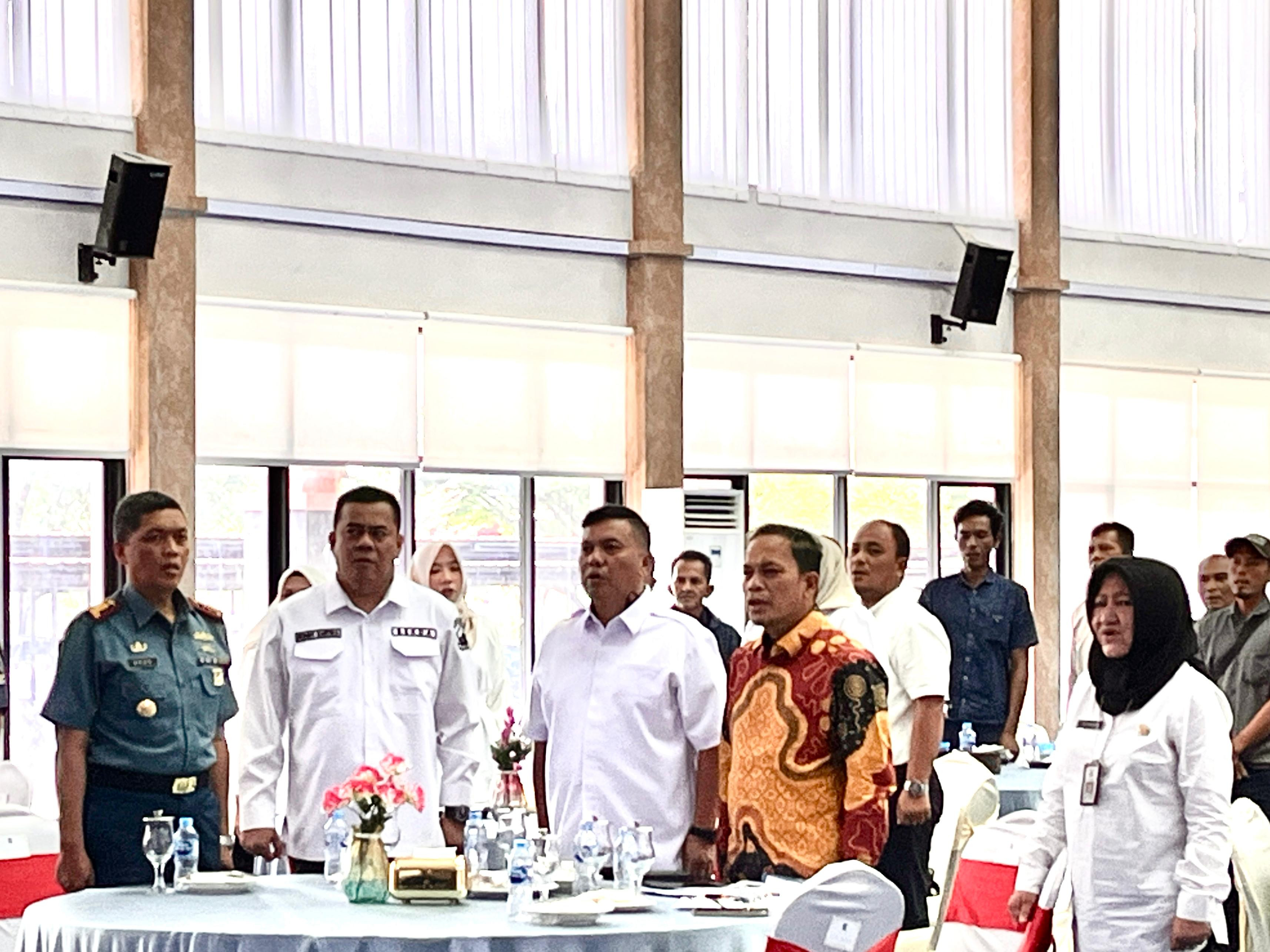 Danlanal Bintan Hadiri Acara Pemberdayaan Masyarakat Nelayan di Pulau Kecil Terluar