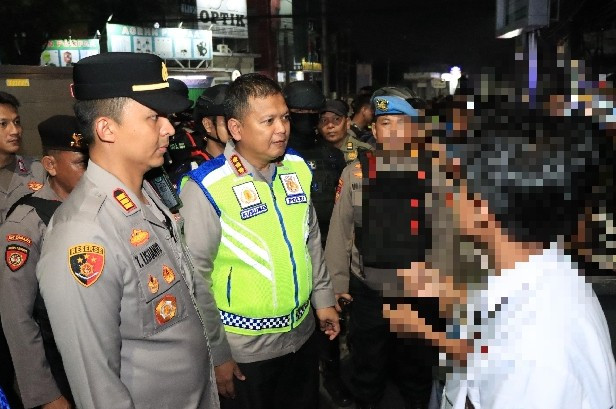 Polres Metro Bekasi Kota dan Tiga Pilar Gencarkan Patroli Cipkon, Pengedar Obat Terlarang Dibekuk Saat Razia Malam